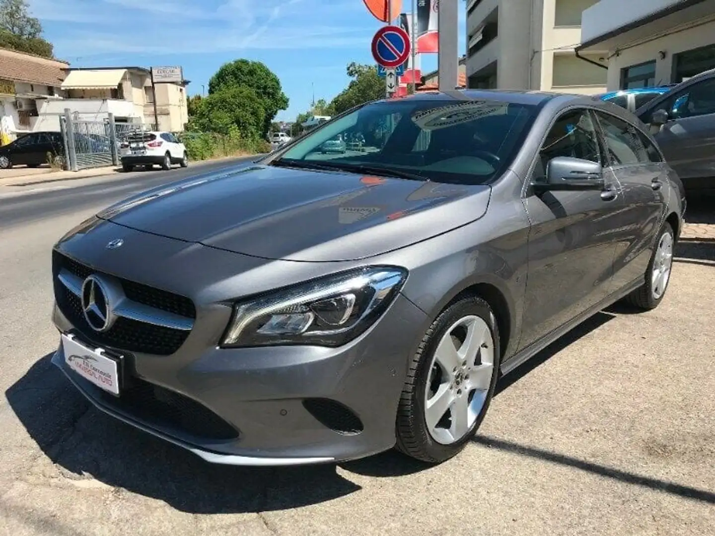 Mercedes-Benz CLA 200 CLA 200 d S.W. Automatic Business Extra Gris - 1