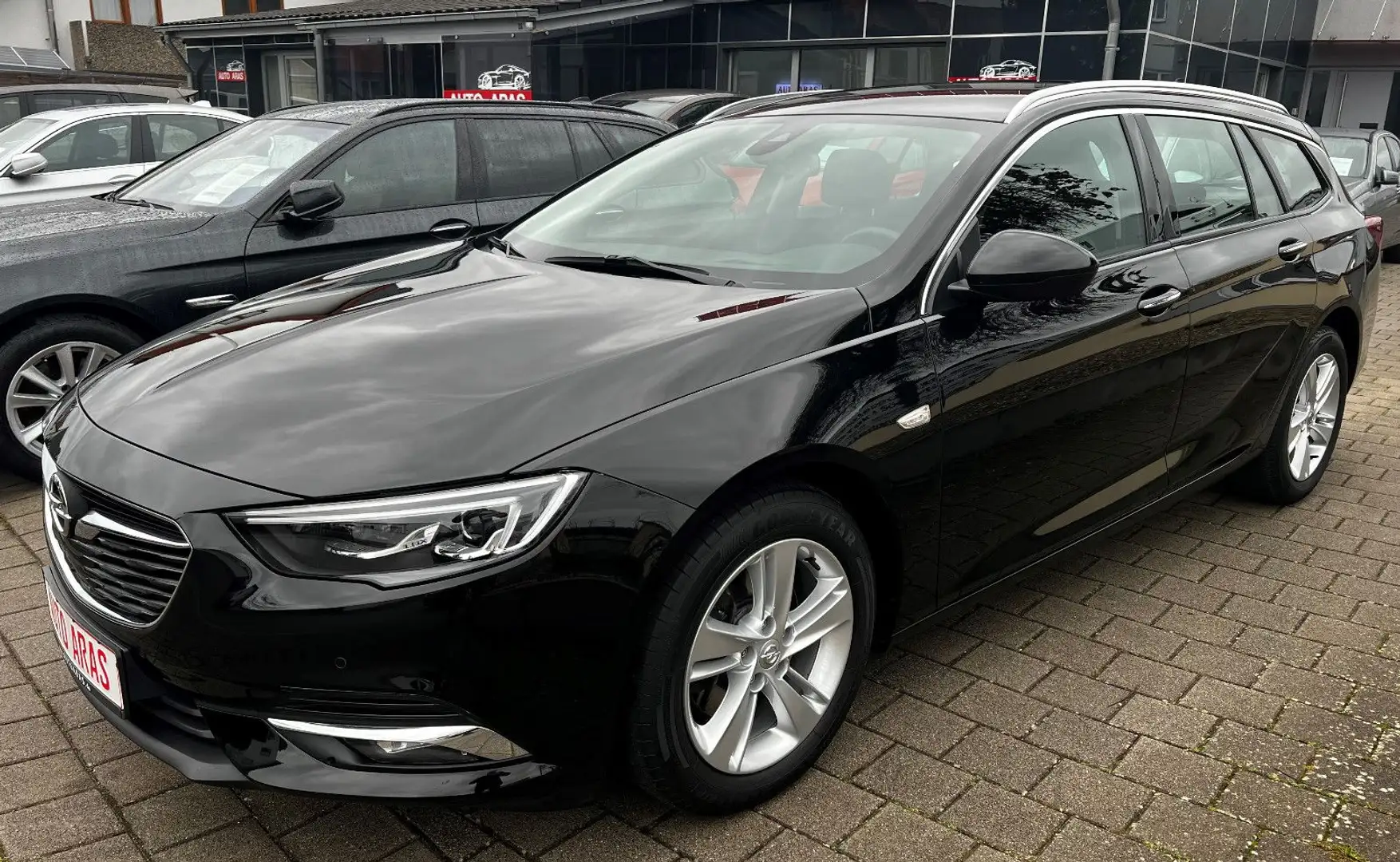 Opel Insignia B 2.0 Sports Tourer Business Innovation Schwarz - 2