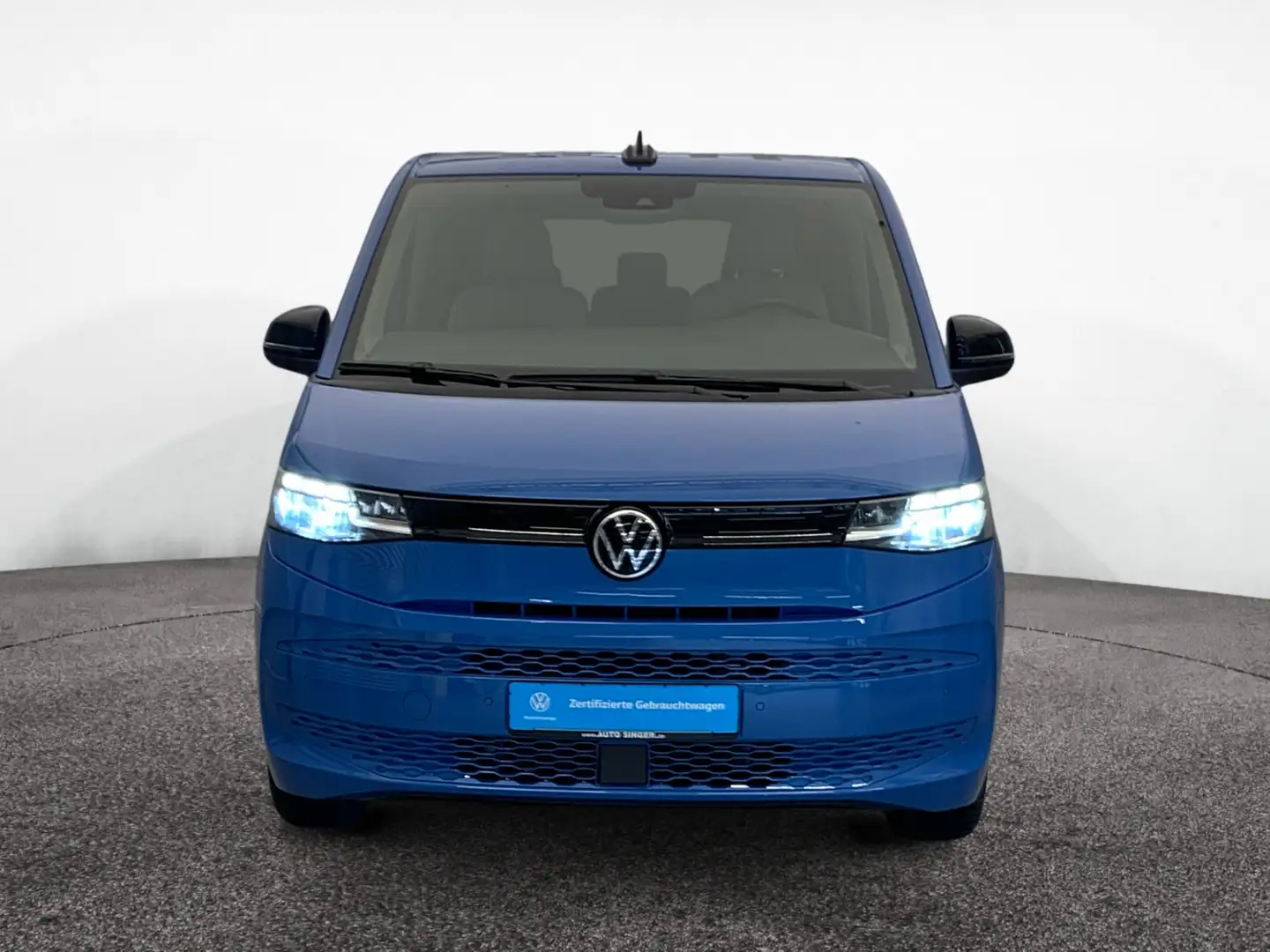 Volkswagen T7 Multivan 1.5 TSI DSG 7S *AHK*LED*NAVI*R-CAM* Синій - 2
