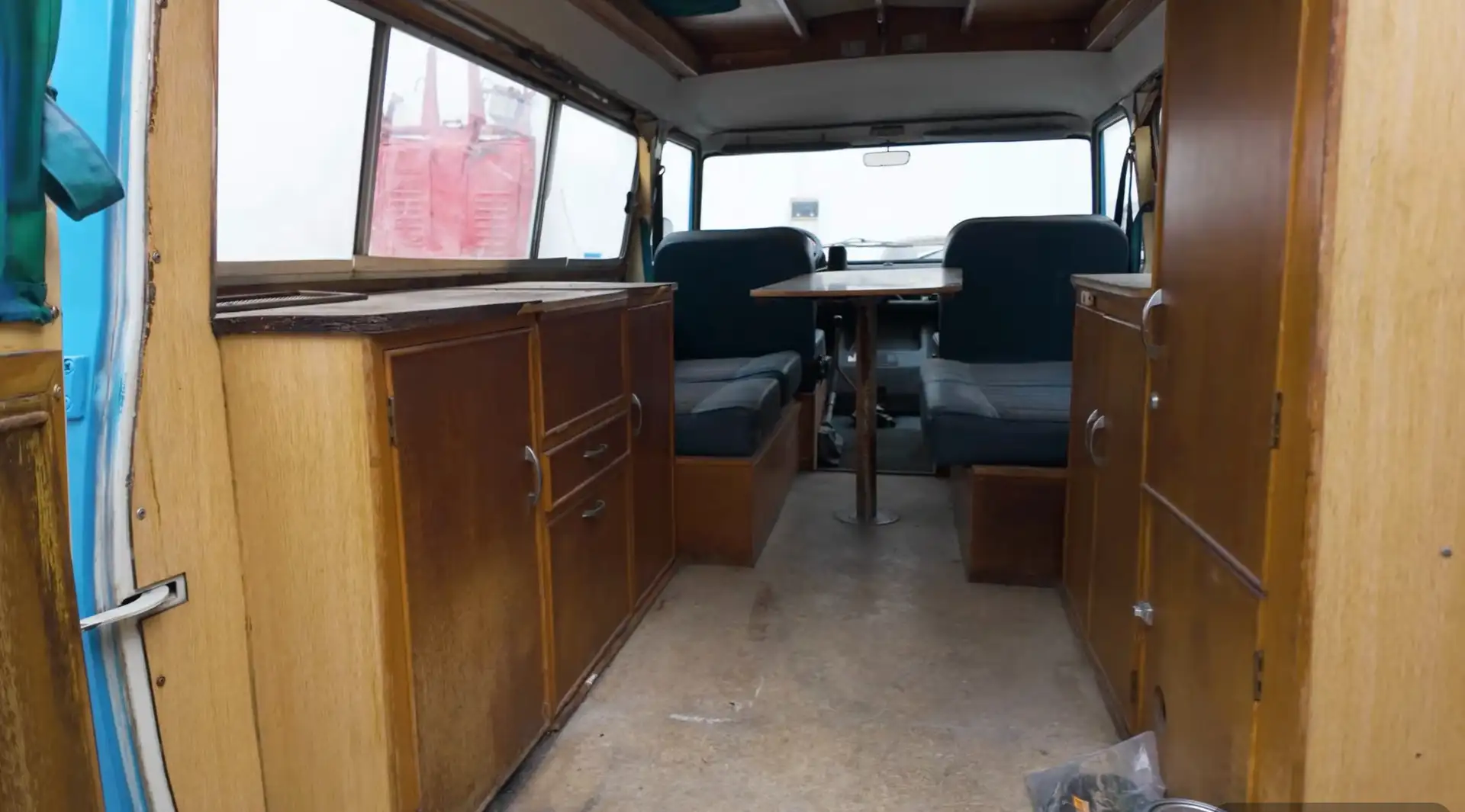 Bedford CF2 CF230 Blau - 2