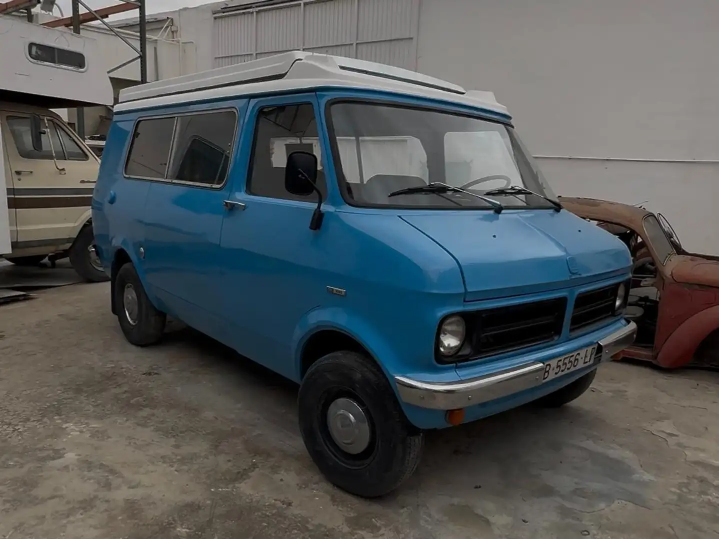 Bedford CF2 CF230 Blau - 1
