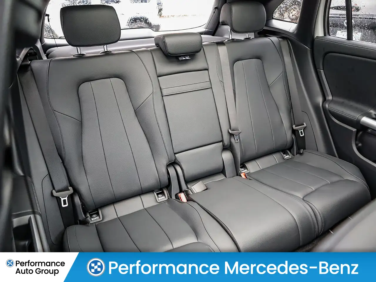 Mercedes-Benz GLA снимка Mercedes-Benz GLA