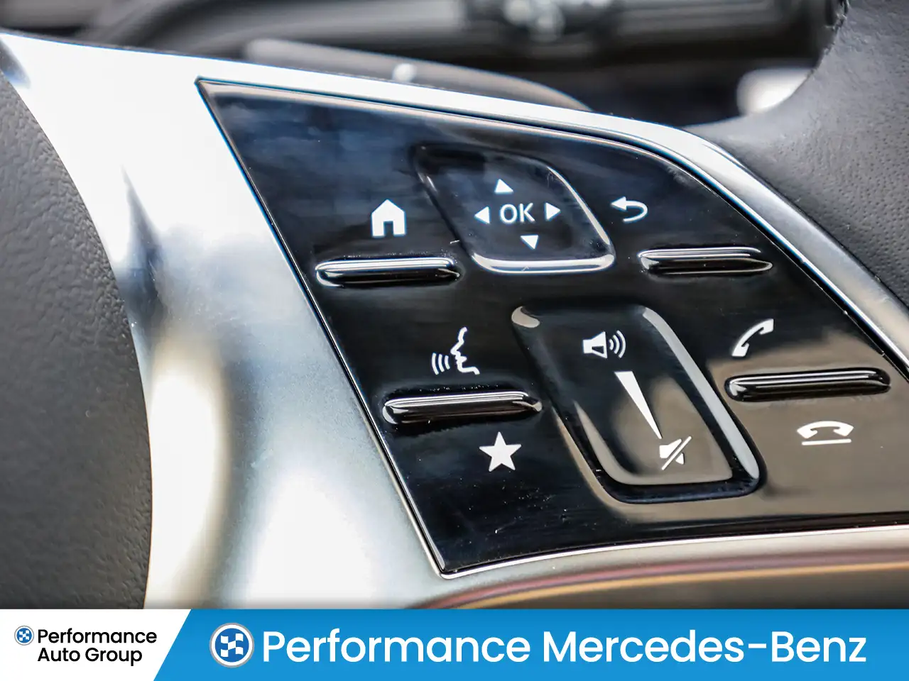 Mercedes-Benz GLA снимка Mercedes-Benz GLA