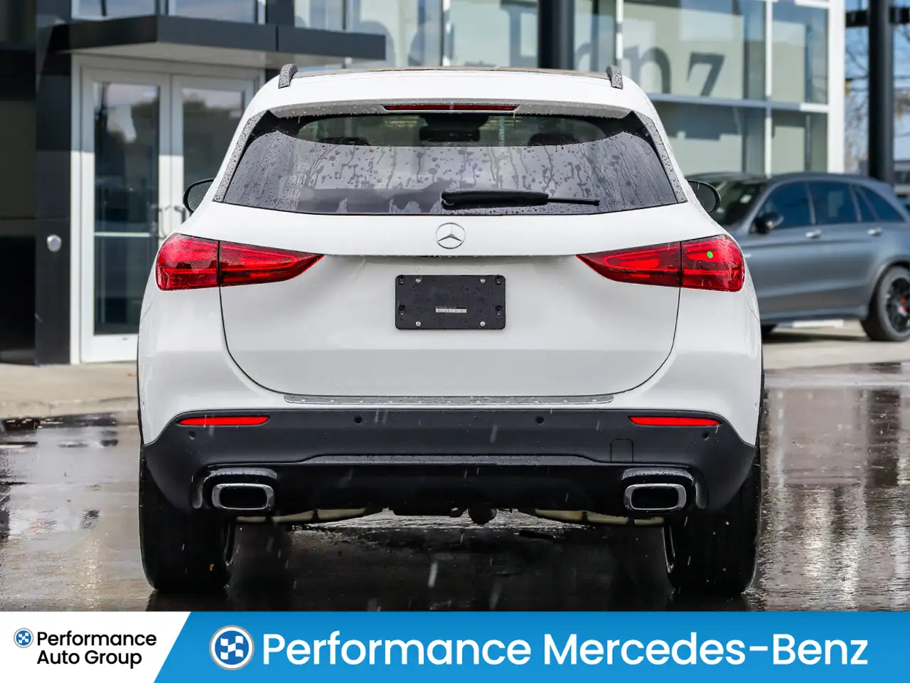 Mercedes-Benz GLA снимка Mercedes-Benz GLA