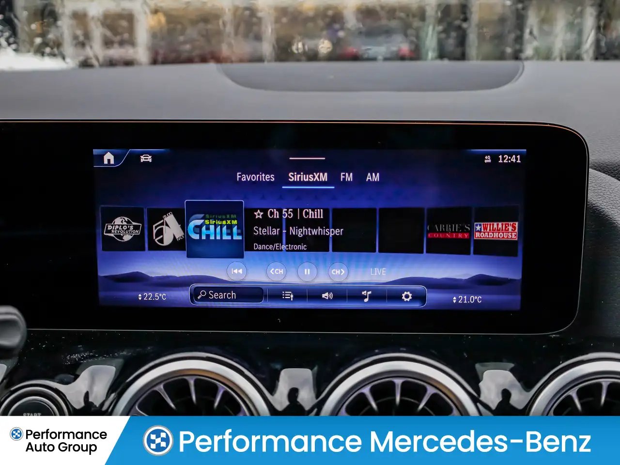 Mercedes-Benz GLA снимка Mercedes-Benz GLA