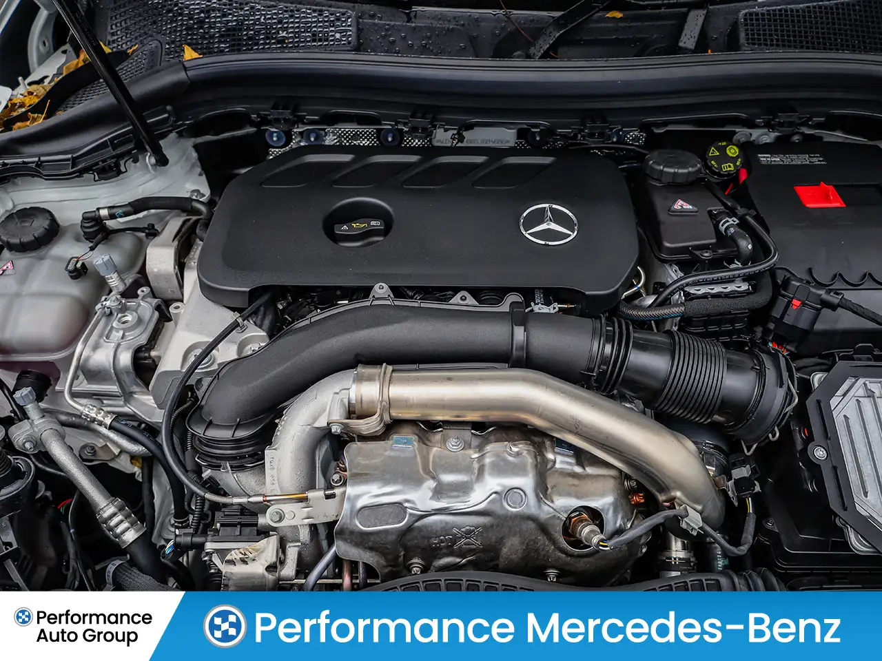 Mercedes-Benz GLA снимка Mercedes-Benz GLA