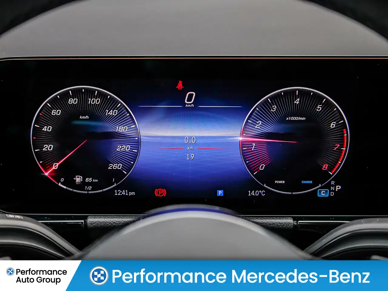 Mercedes-Benz GLA снимка Mercedes-Benz GLA
