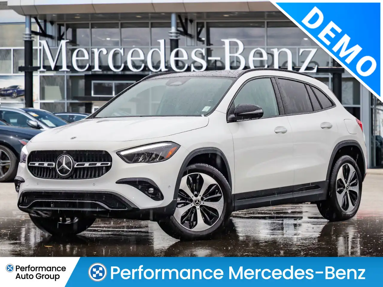 Mercedes-Benz GLA снимка Mercedes-Benz GLA