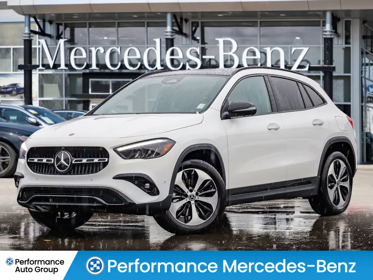 Mercedes-Benz GLA снимка Mercedes-Benz GLA
