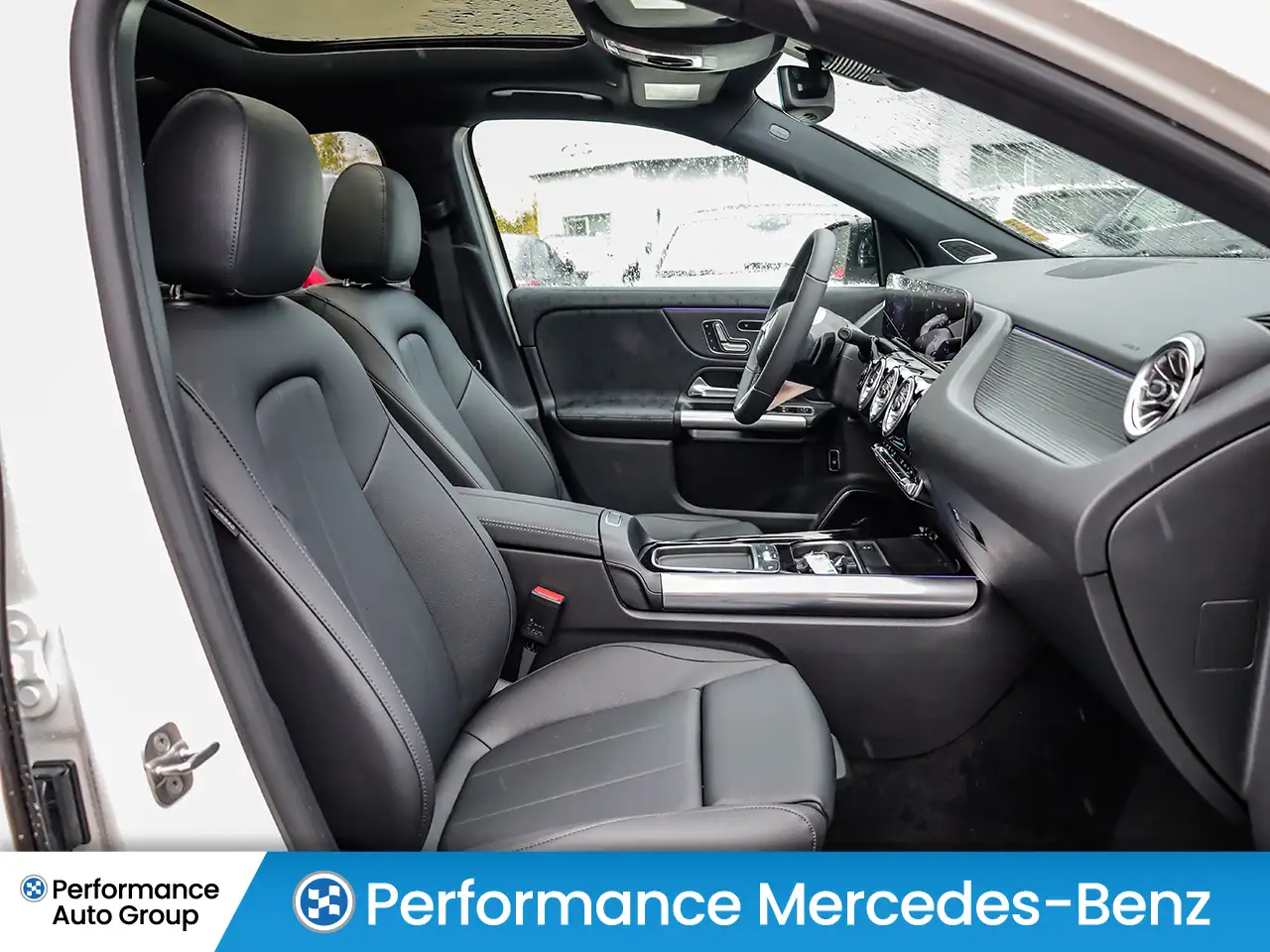 Mercedes-Benz GLA снимка Mercedes-Benz GLA