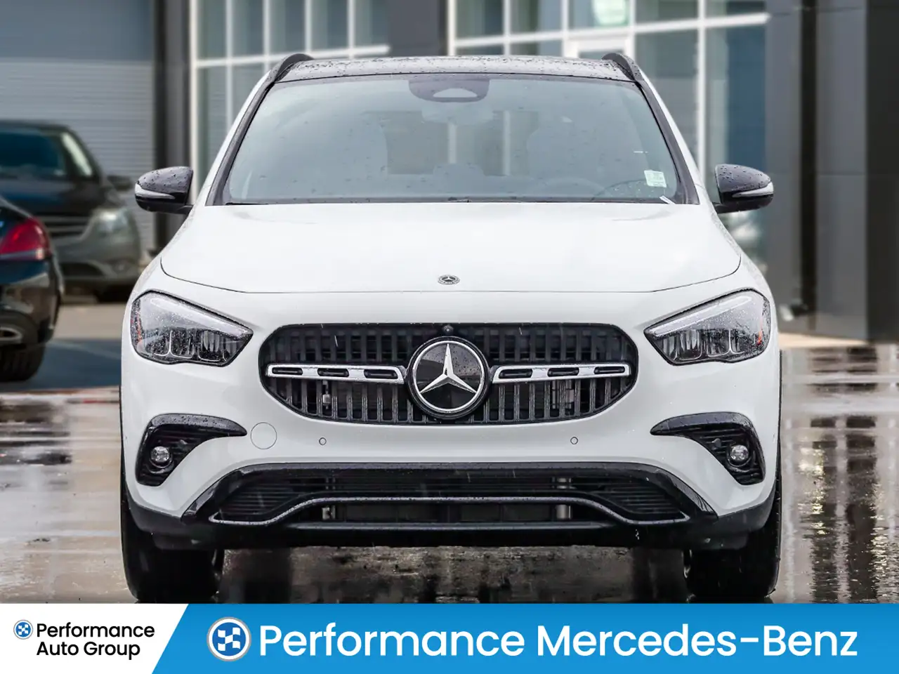 Mercedes-Benz GLA снимка Mercedes-Benz GLA