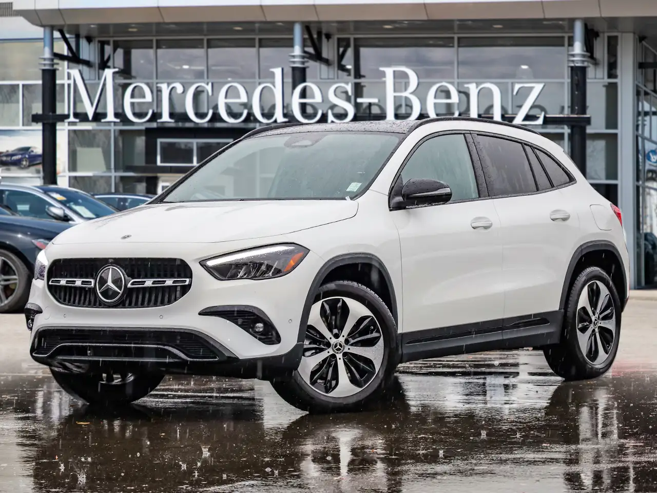 Mercedes-Benz GLA снимка Mercedes-Benz GLA