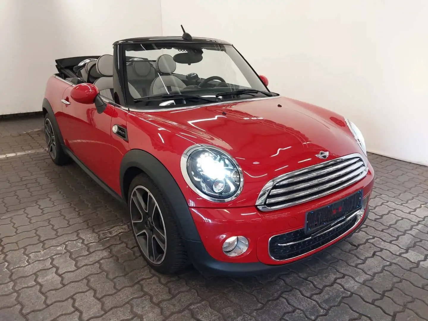 MINI Cooper D Cabrio COOPER D Cabrio*AUTOMATIK*LEDER*Bi-XENON*SHZ* Rot - 2