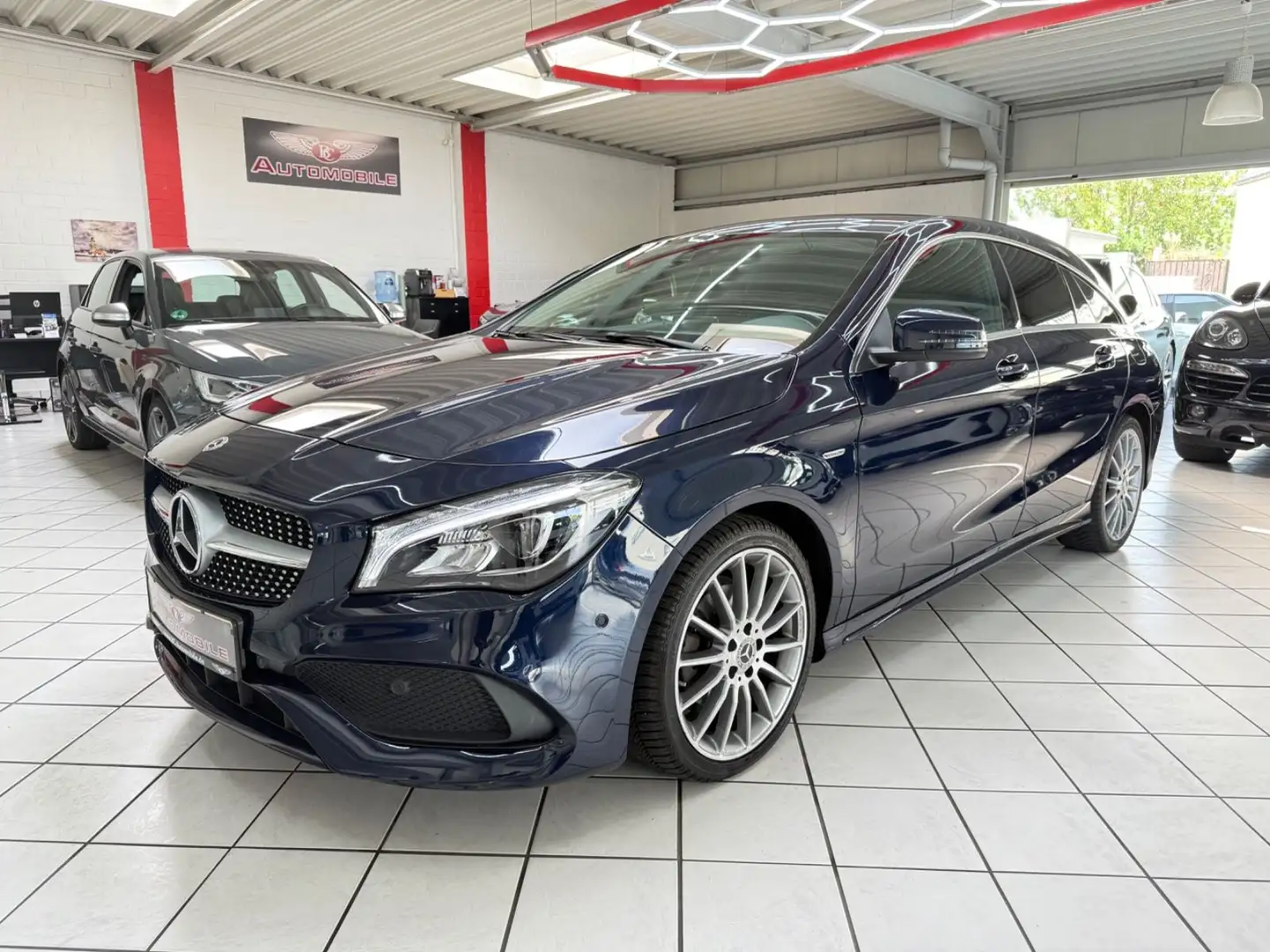 Mercedes-Benz CLA 180 Shooting Brake AMG Edition KAMERA NAVI Bleu - 1