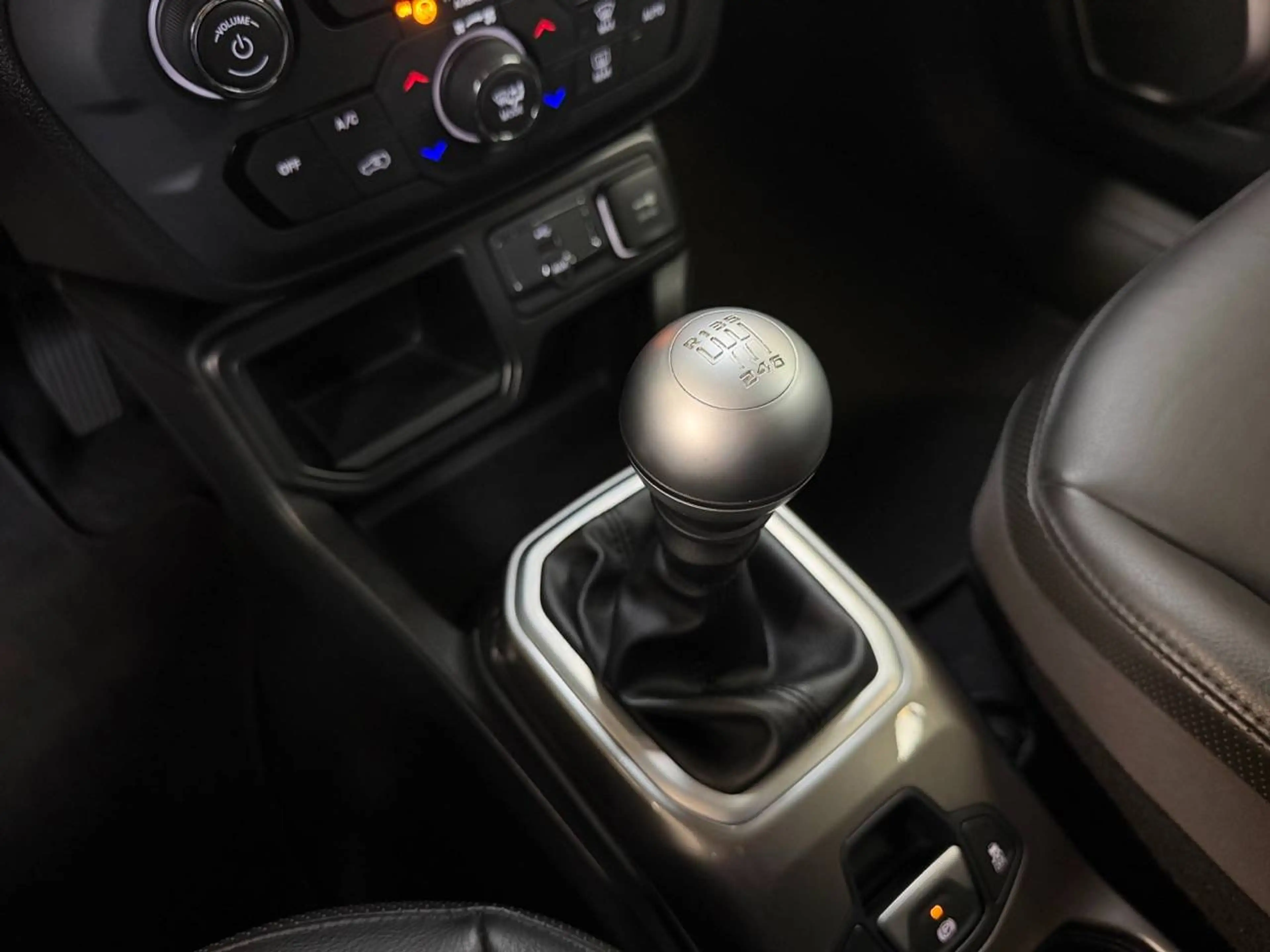 Jeep Renegade Renegade 1.0 — photo 14
