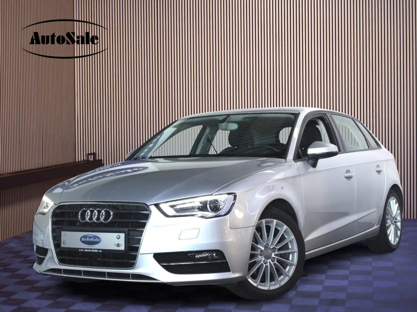 Audi A3 Sportback 1.4 TFSI Pro Line S-Tronic NAVI BT XENON Срібний - 1