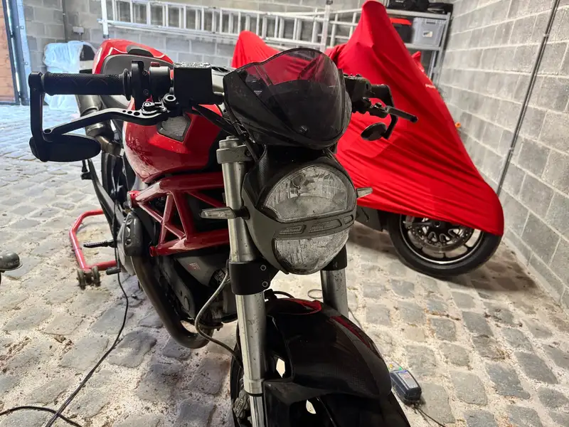 Ducati Monster 796 - foto 4