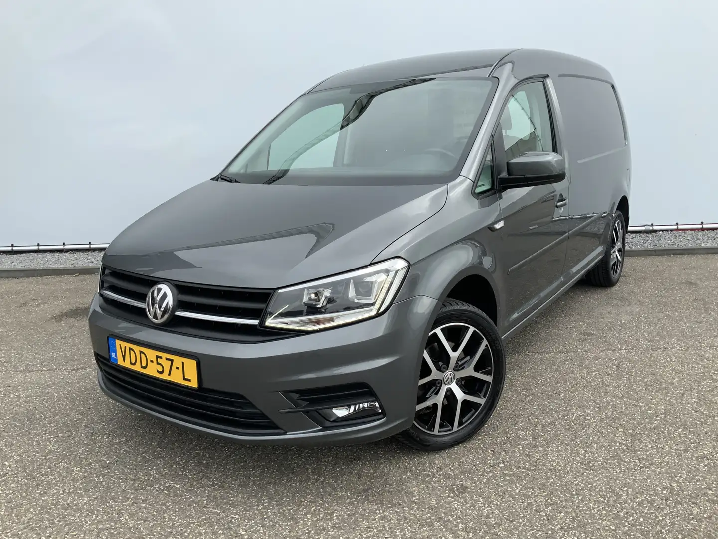 Volkswagen Caddy 2.0 TDI L2H1 AUTOMAAT BMT Maxi Exclusive Edition A Grijs - 1