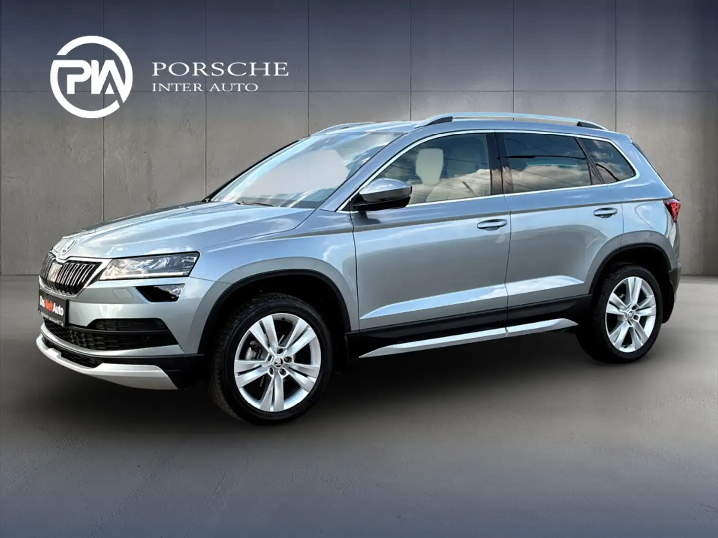 Skoda Karoq Style 125 TSI Grau - 1