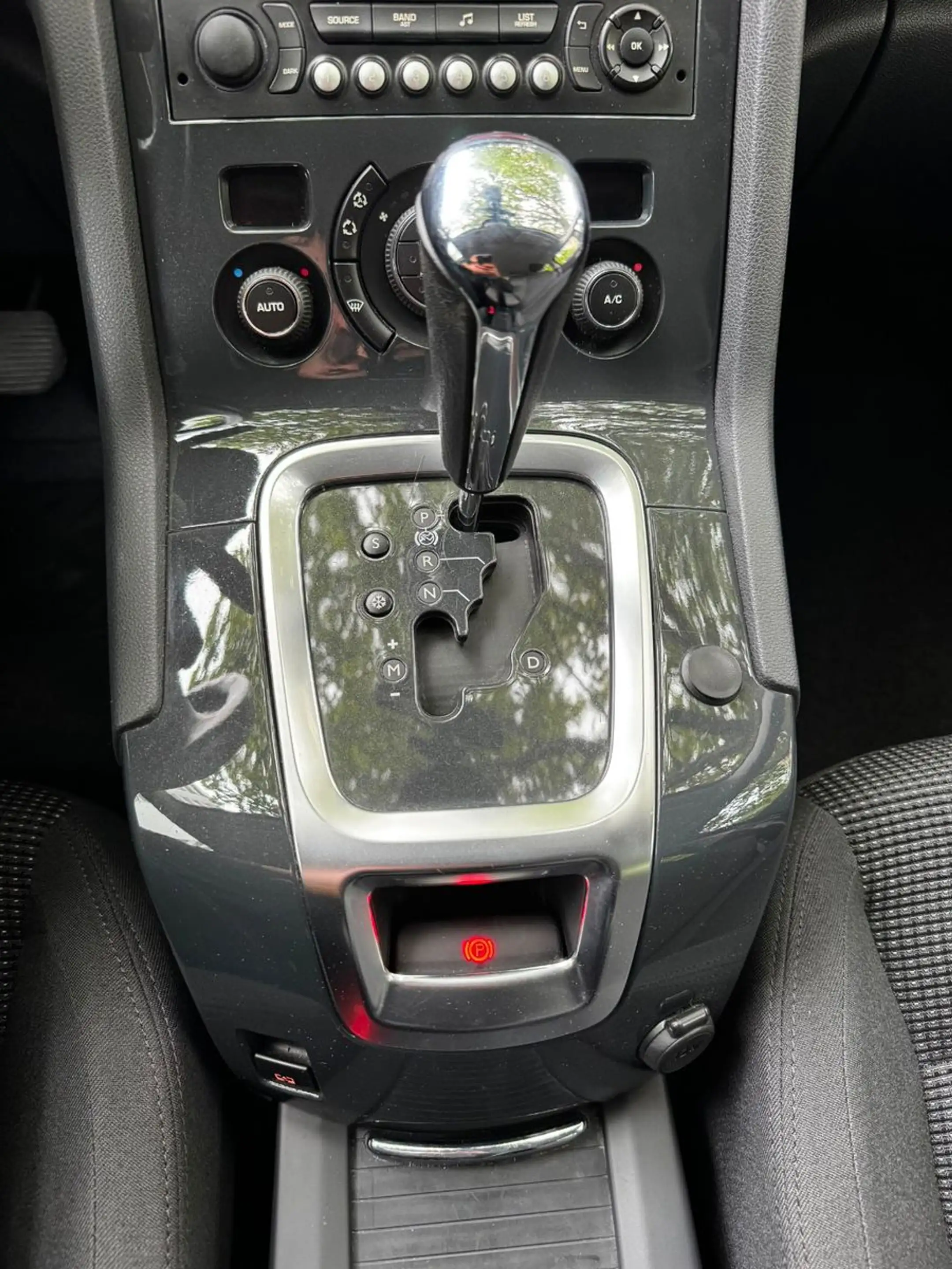 Peugeot 5008 Active 2.0 Diesel/Automatik/ 7 Sitzer — photo 9