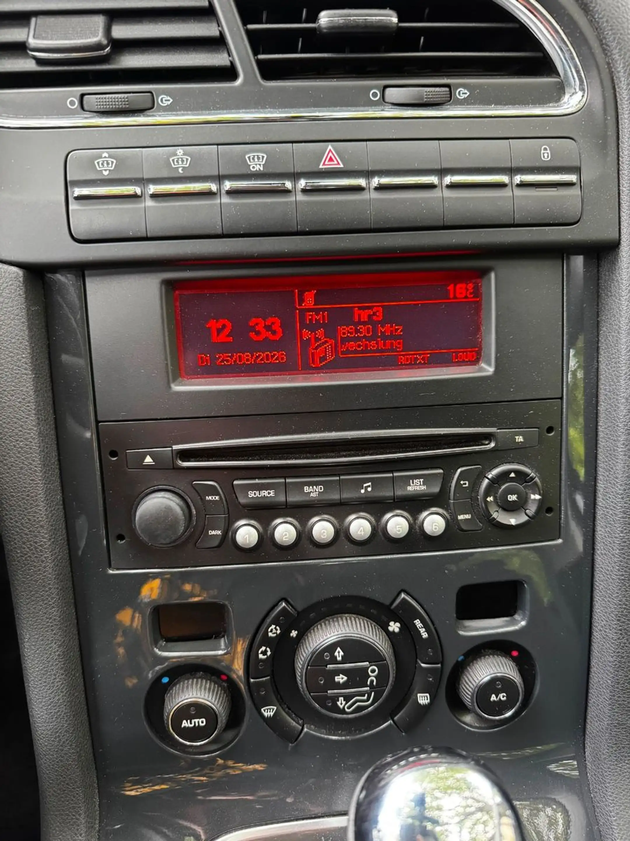 Peugeot 5008 Active 2.0 Diesel/Automatik/ 7 Sitzer — photo 8