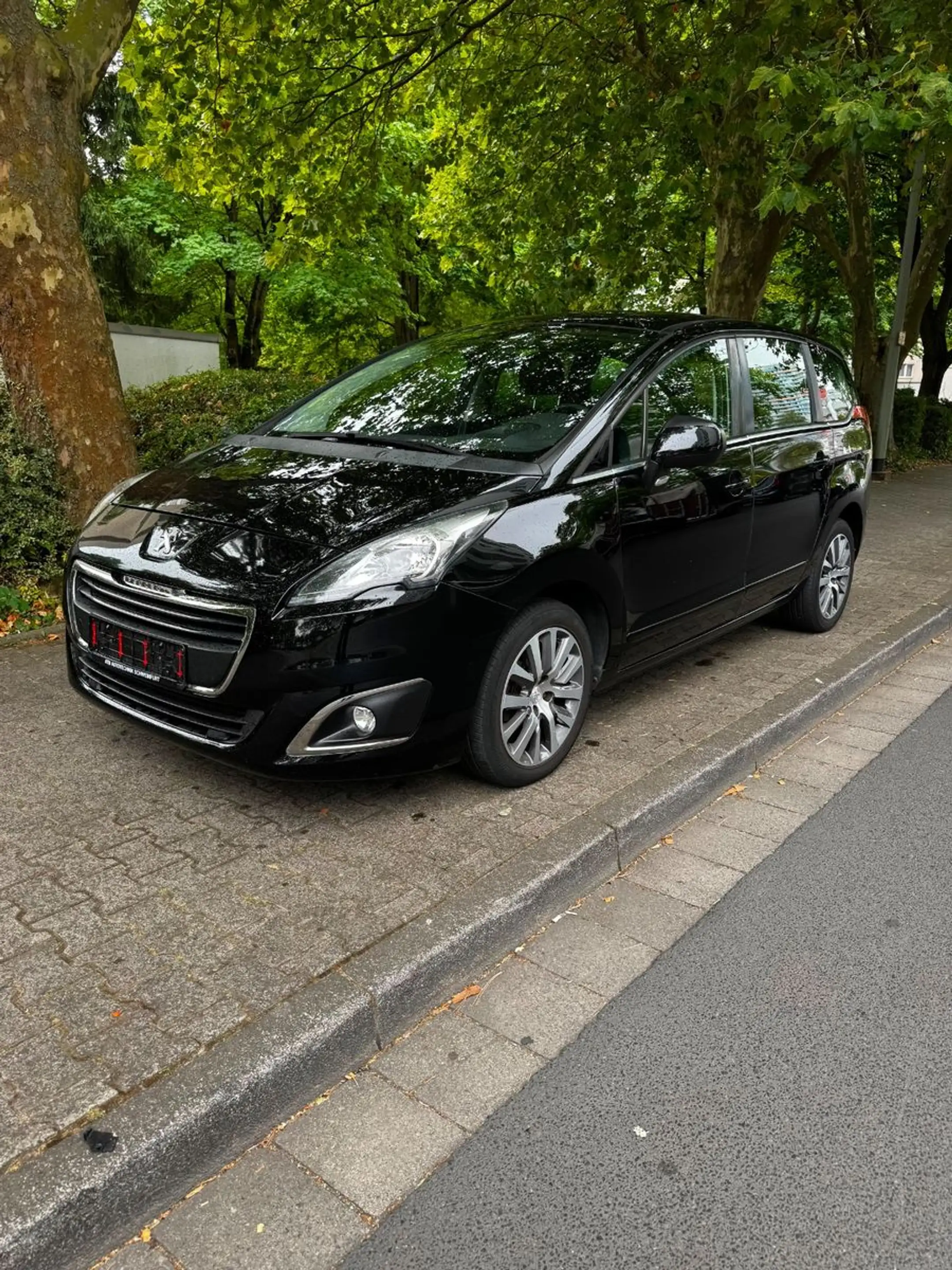 Peugeot 5008 Active 2.0 Diesel/Automatik/ 7 Sitzer — photo 2