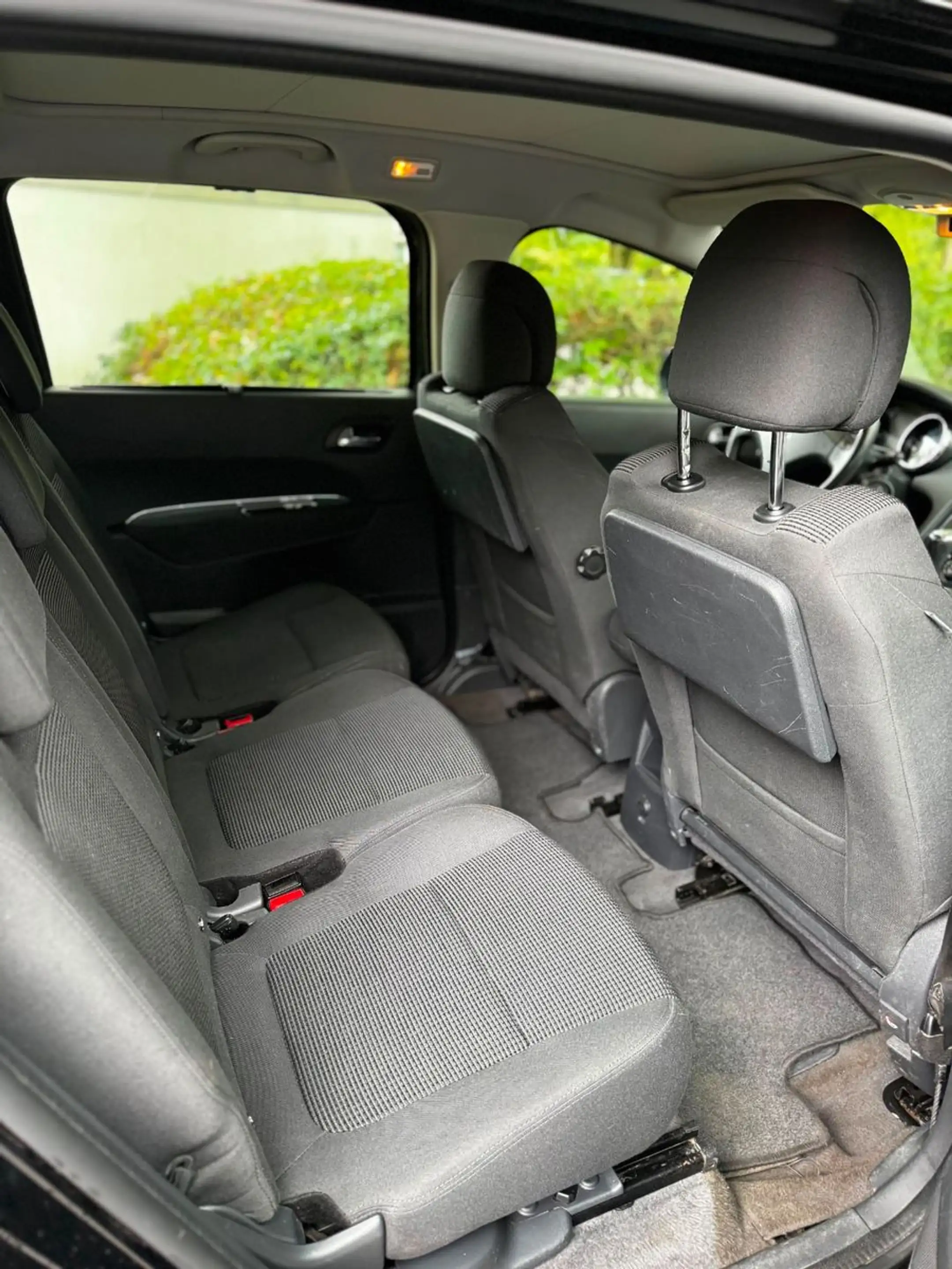 Peugeot 5008 Active 2.0 Diesel/Automatik/ 7 Sitzer — photo 7