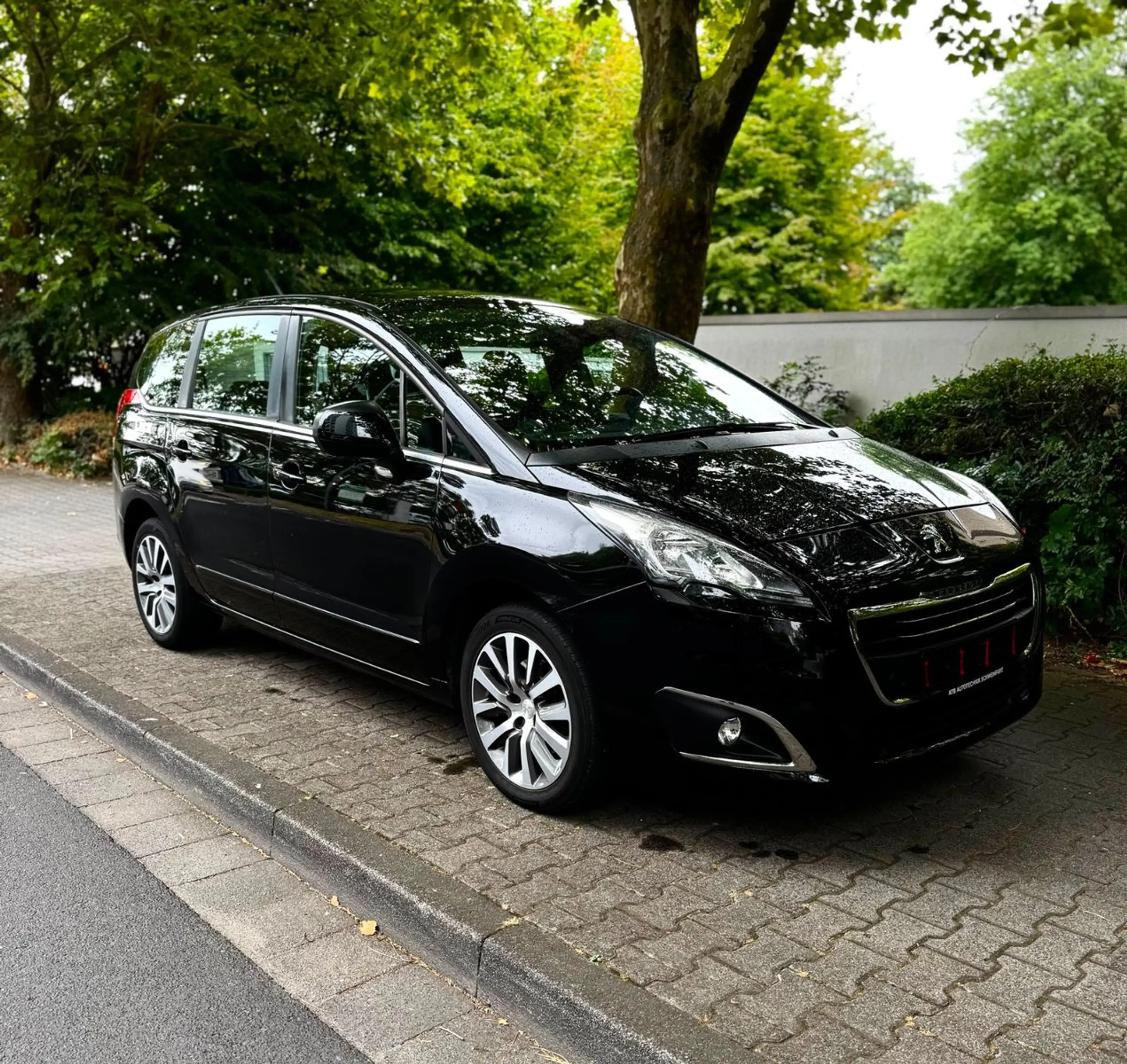 Peugeot 5008 Active 2.0 Diesel/Automatik/ 7 Sitzer