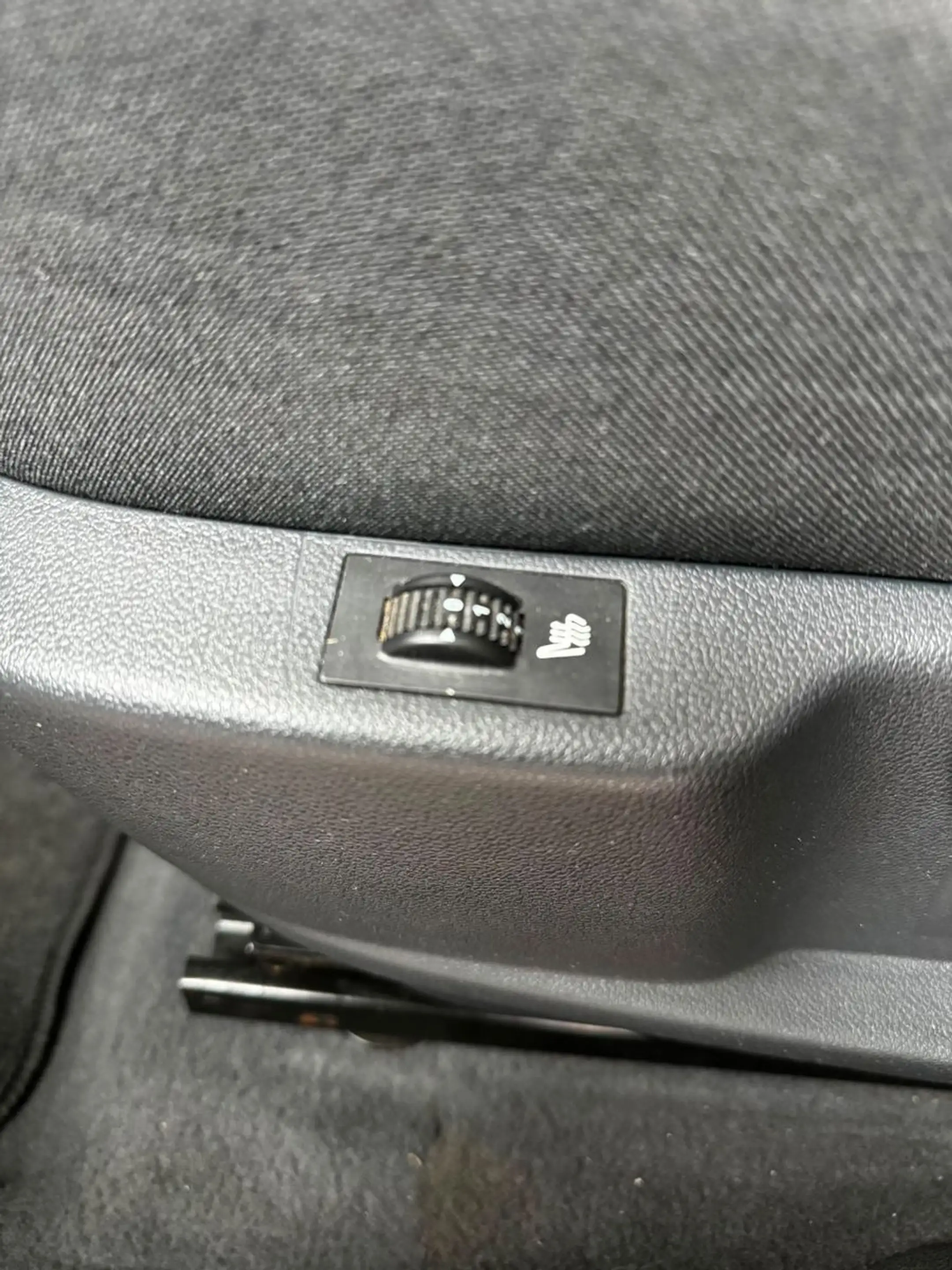 Peugeot 5008 Active 2.0 Diesel/Automatik/ 7 Sitzer — photo 11