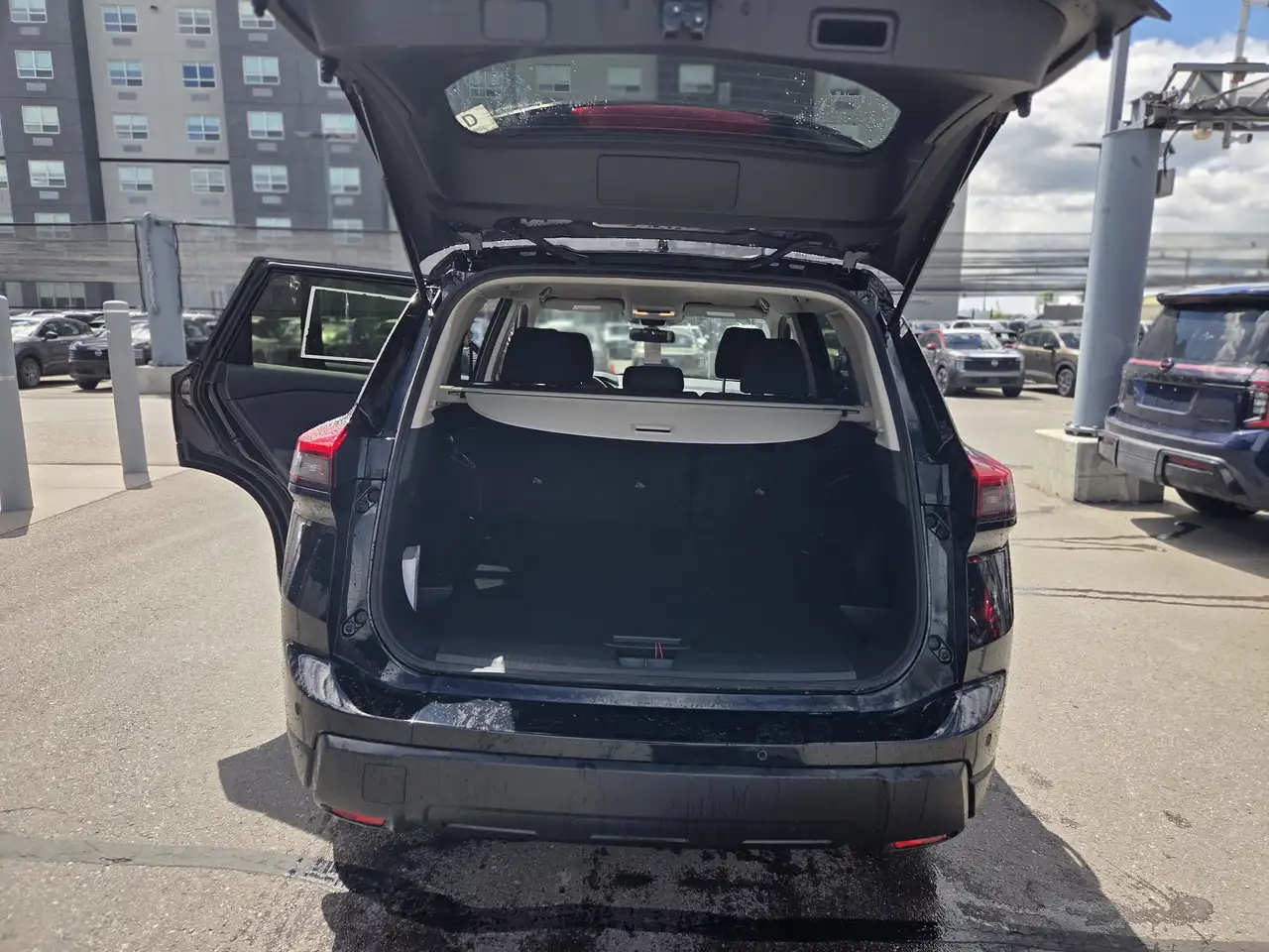 Nissan Rogue снимка Nissan Rogue