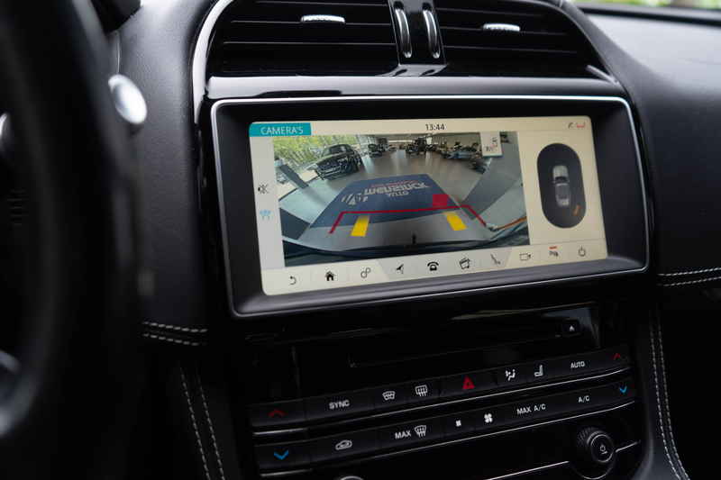 Jaguar F-Pace 2.0 Portfolio AWD 20d R-sport / Leder/ Virtual Coc — photo 15
