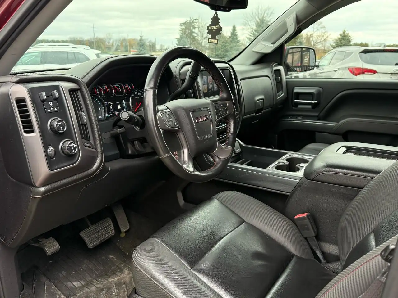 GMC Sierra 1500 снимка GMC Sierra 1500