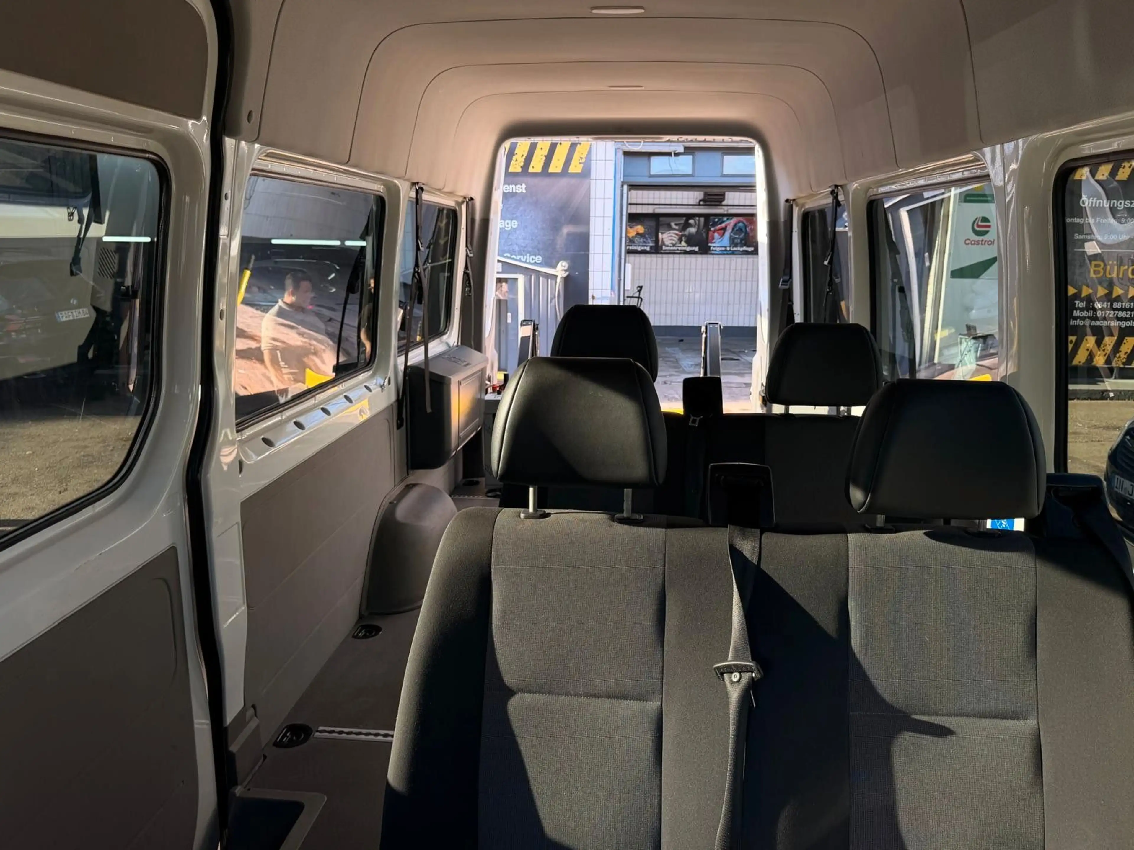 Volkswagen Crafter 6-sitzer 35 L3H2 lang rollstuhl klima — photo 15