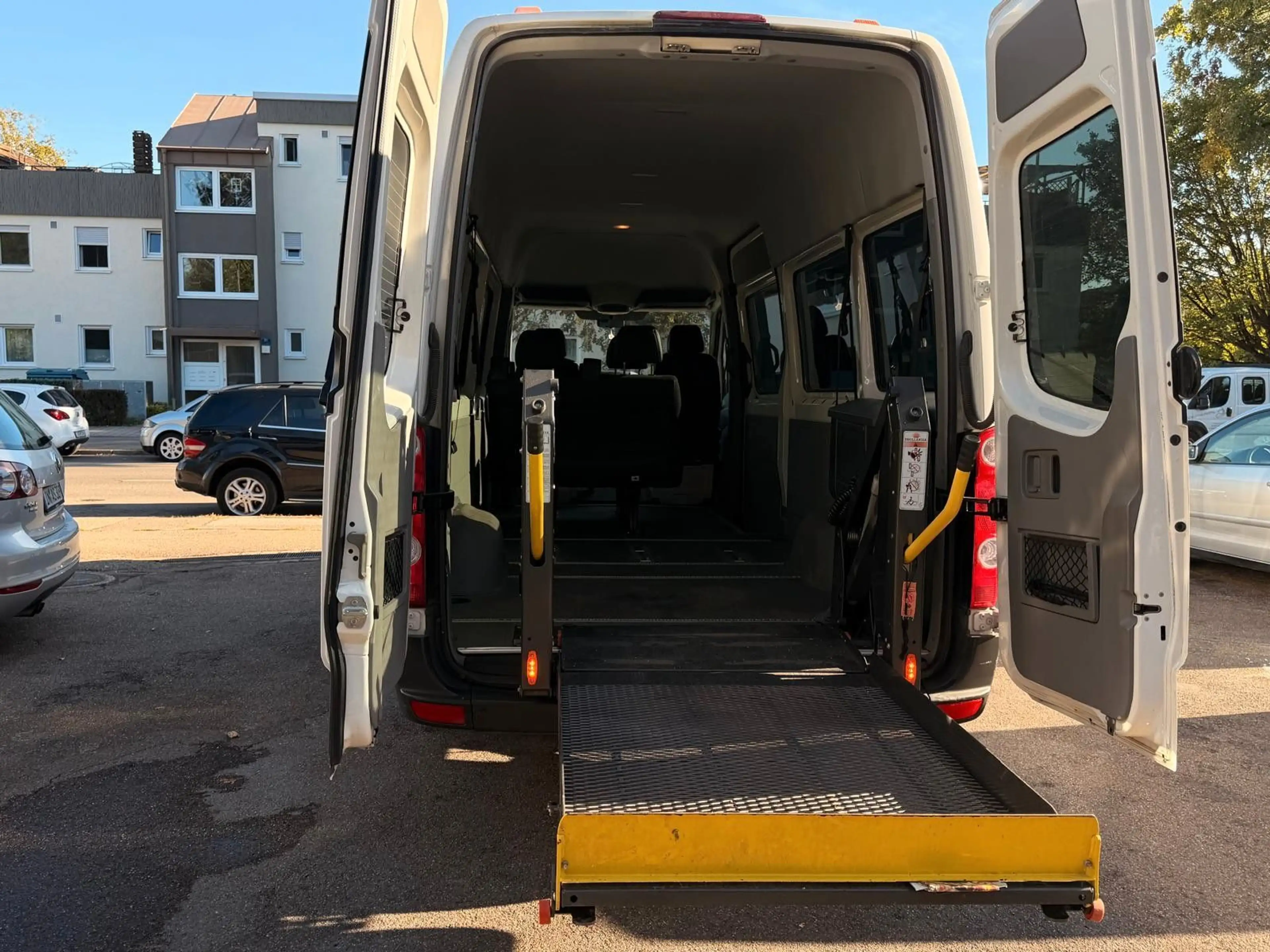 Volkswagen Crafter 6-sitzer 35 L3H2 lang rollstuhl klima — photo 5