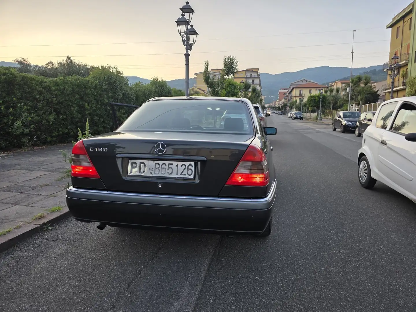 Mercedes-Benz C 180 Elegance - 1