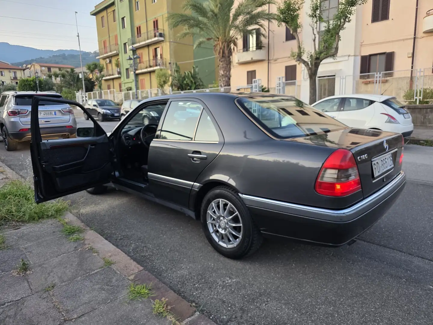 Mercedes-Benz C 180 Elegance - 2