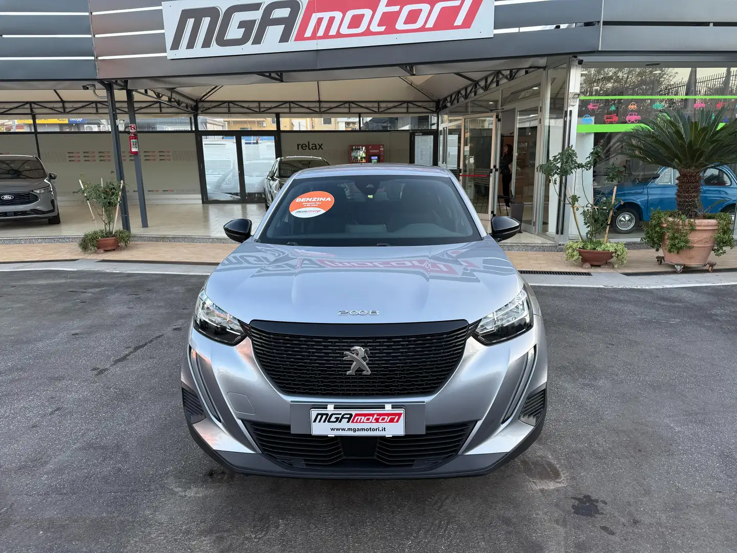 Peugeot 2008 1.2 puretech Active Pack s&s 100cv Gris - 2