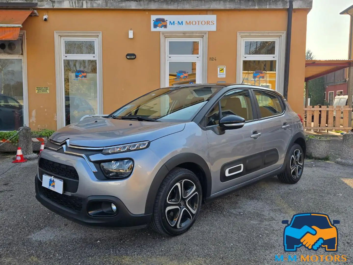 Citroen C3 PureTech 110 S&S Shine Pack Grijs - 1