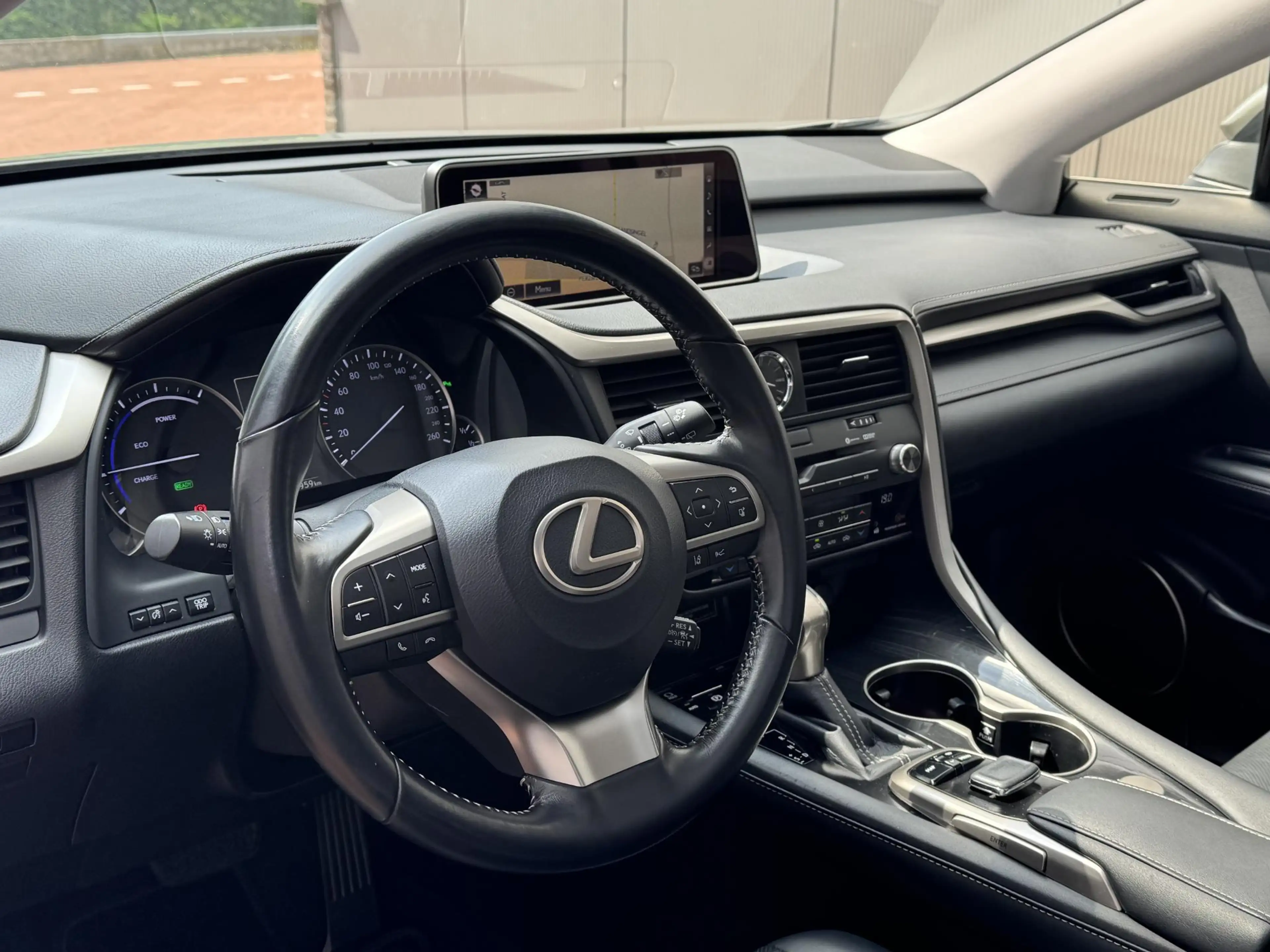 Lexus RX 450h 4WD AppleCarplay Pano (Red Carpet tot 2-2027) — photo 2