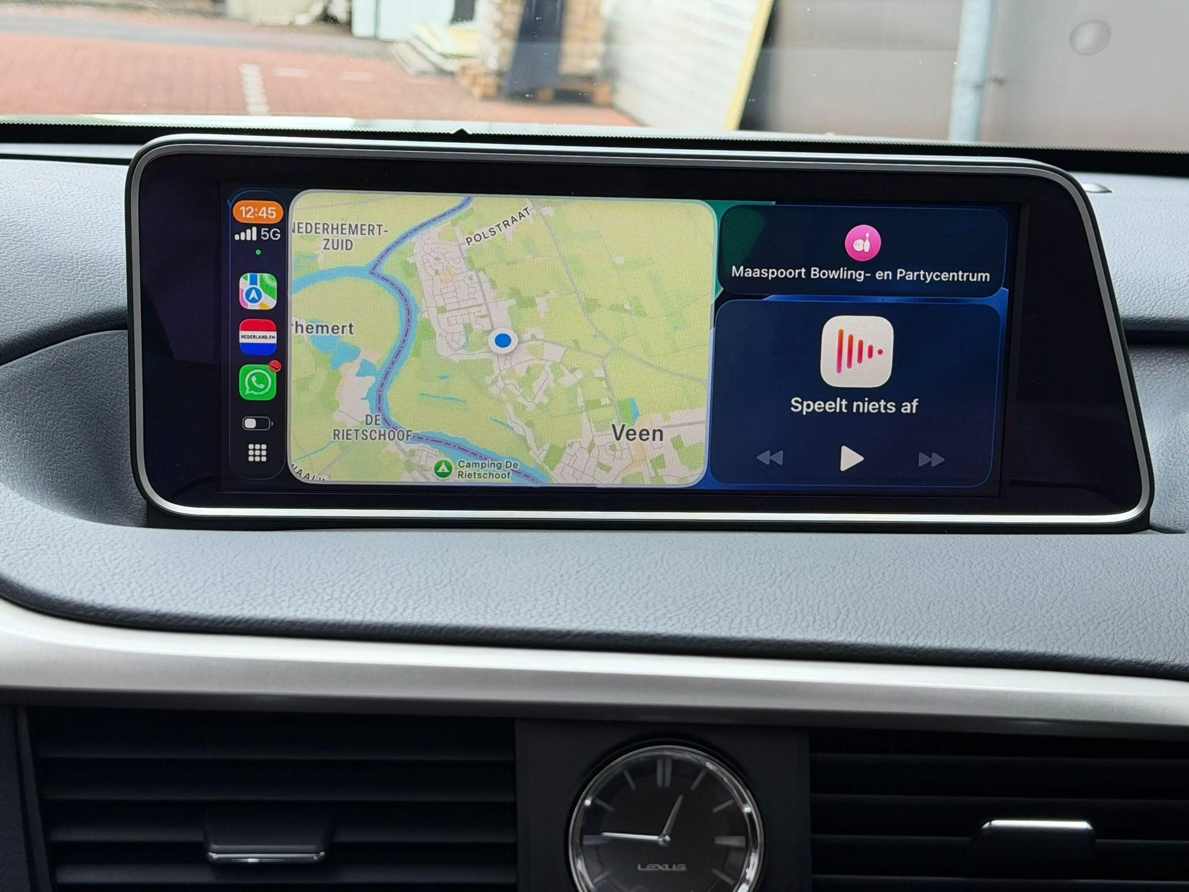 Lexus RX 450h 4WD AppleCarplay Pano (Red Carpet tot 2-2027) — photo 3
