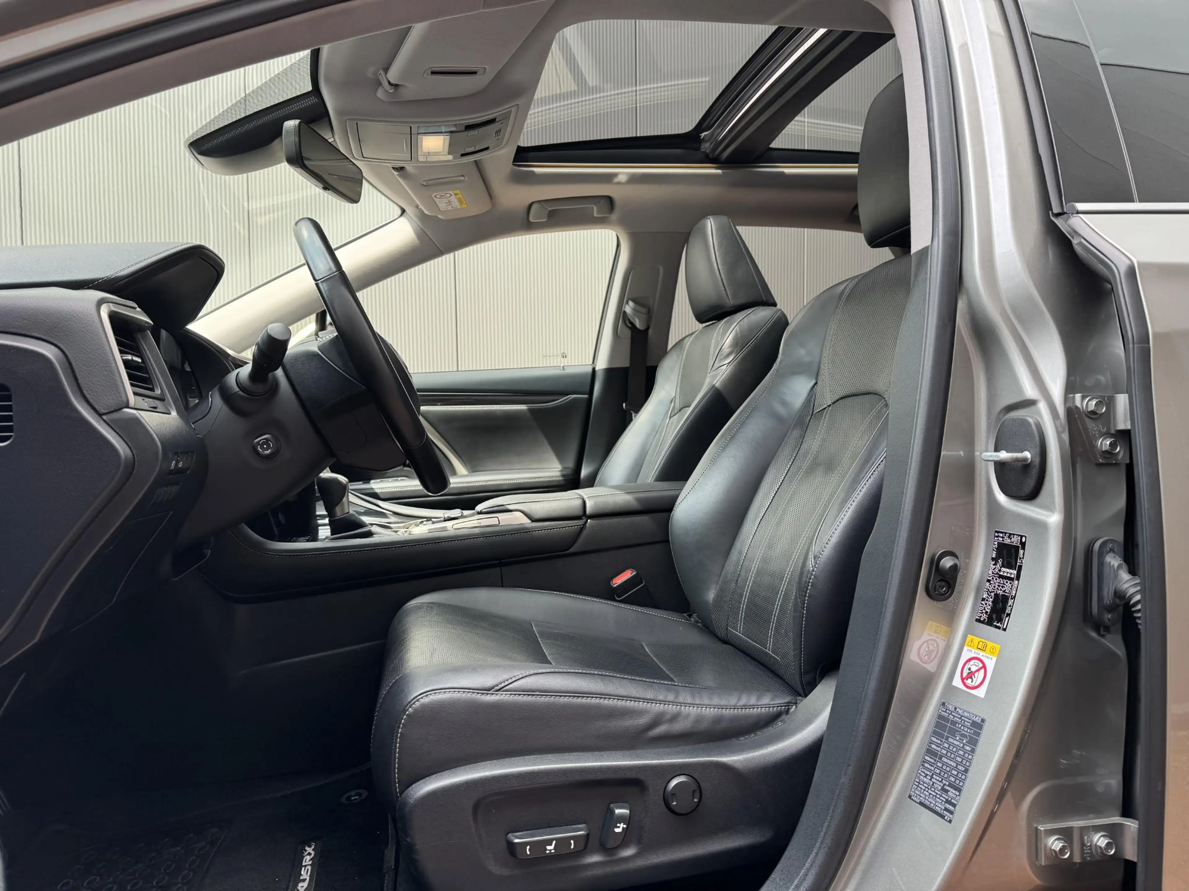 Lexus RX 450h 4WD AppleCarplay Pano (Red Carpet tot 2-2027) — photo 8