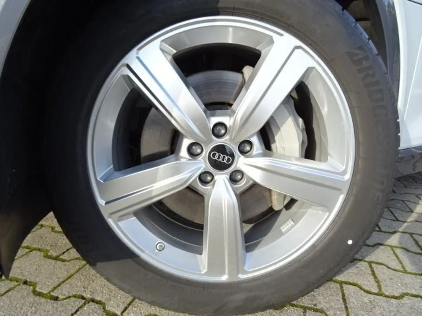 Audi e-tron S line 50 Quattro Bílá - 2