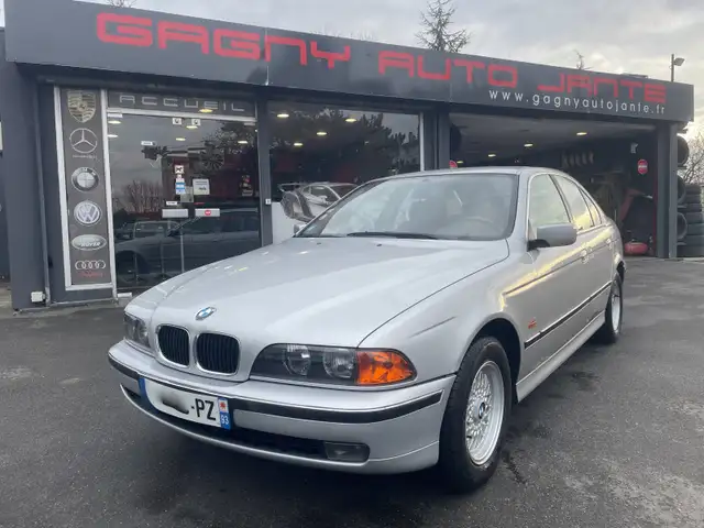 BMW 523 (E39) 523I 170CH
