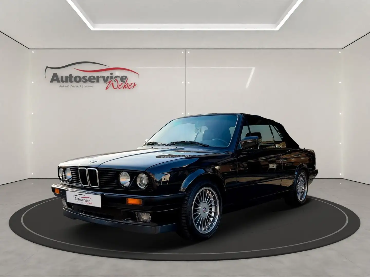 BMW 318 i Cabrio Automatik  Ein zeitloses Meisterwerk Black - 1