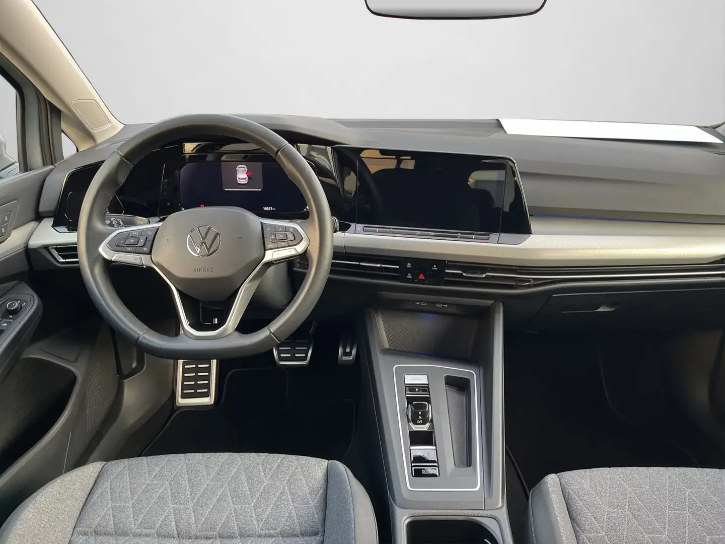 Volkswagen Golf VIII 1,0 TSI DSG IQ DRIVE Paket/LED/NAVI/Si Silber - 2