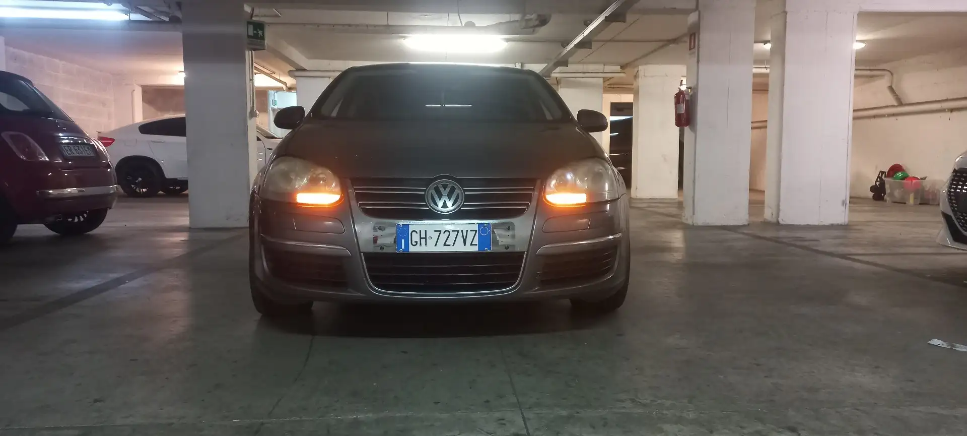 Volkswagen Jetta 2.0 tdi Sportline - 1