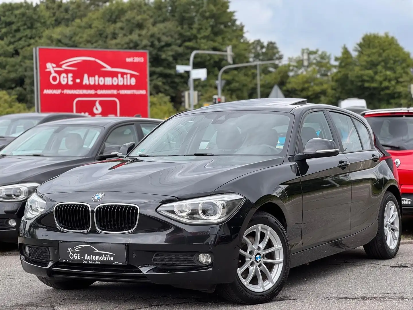 BMW 118 d 1er Lim. Automatik/Navi/LED/Keyless/SHD/PDC Schwarz - 1
