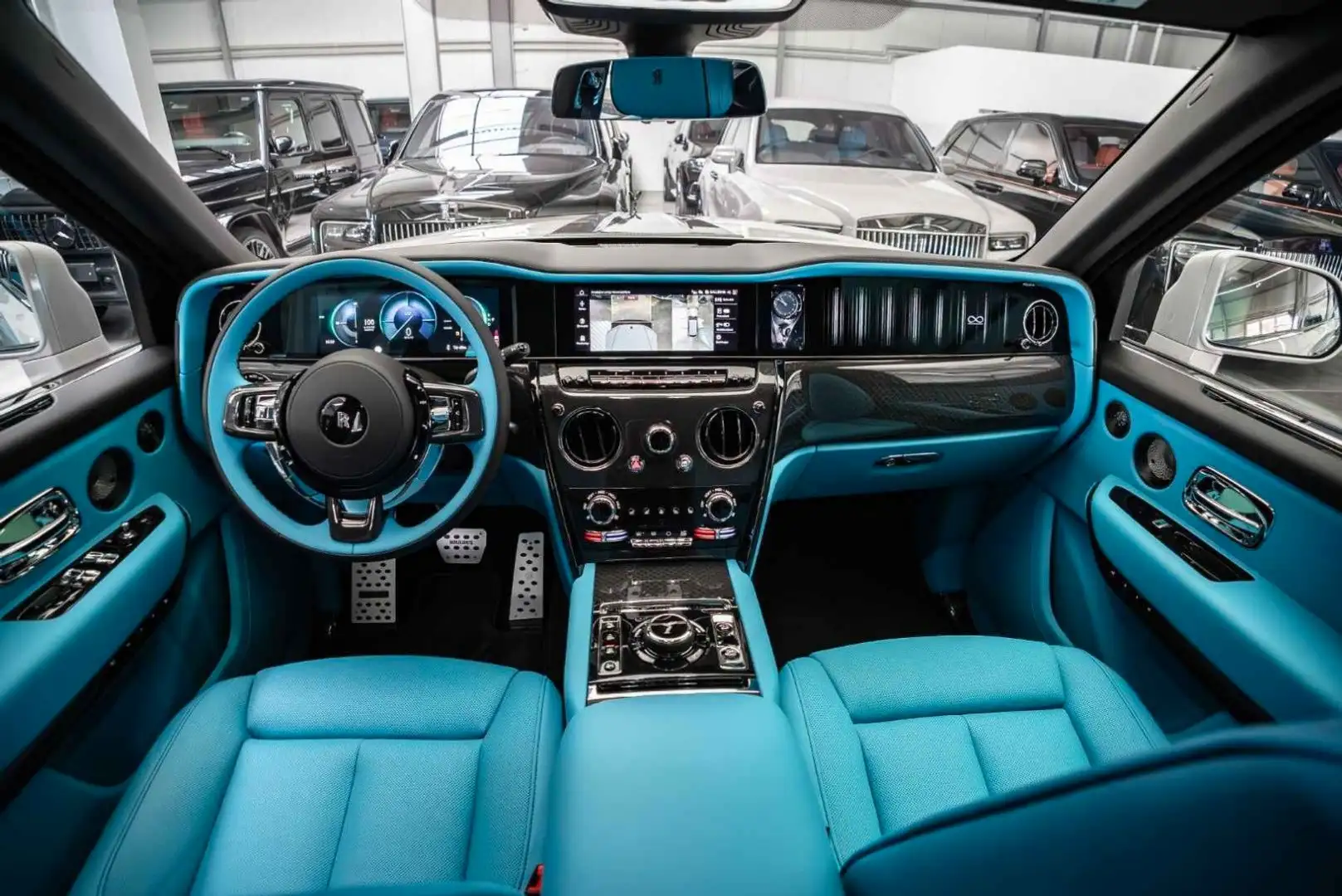 Rolls-Royce Cullinan BRABUS 700 / Black Badge / Mod. 2026 Grau - 2