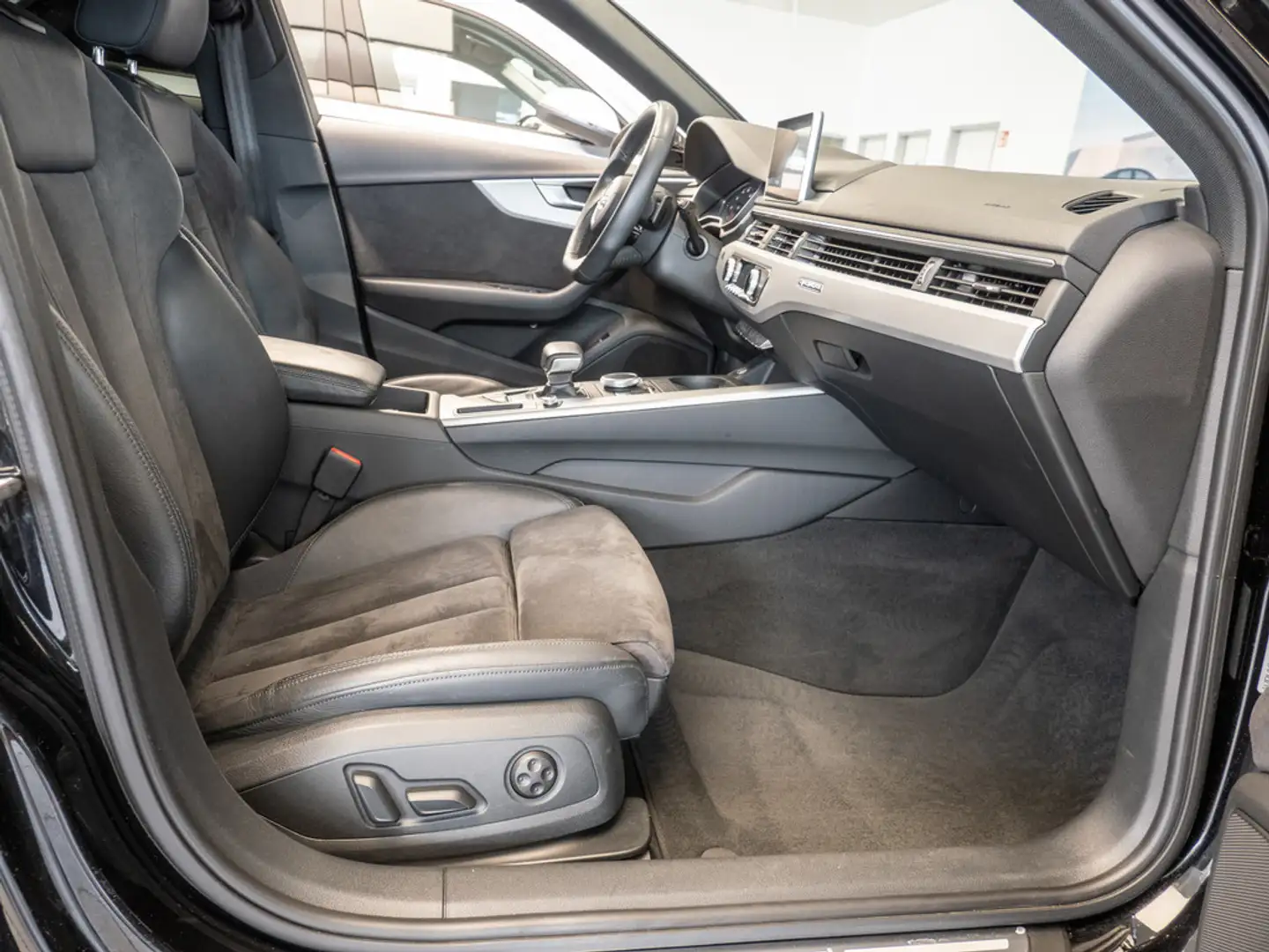 Audi A4 allroad 45 TFSI quattro XENON NAVI PANO Schwarz - 2