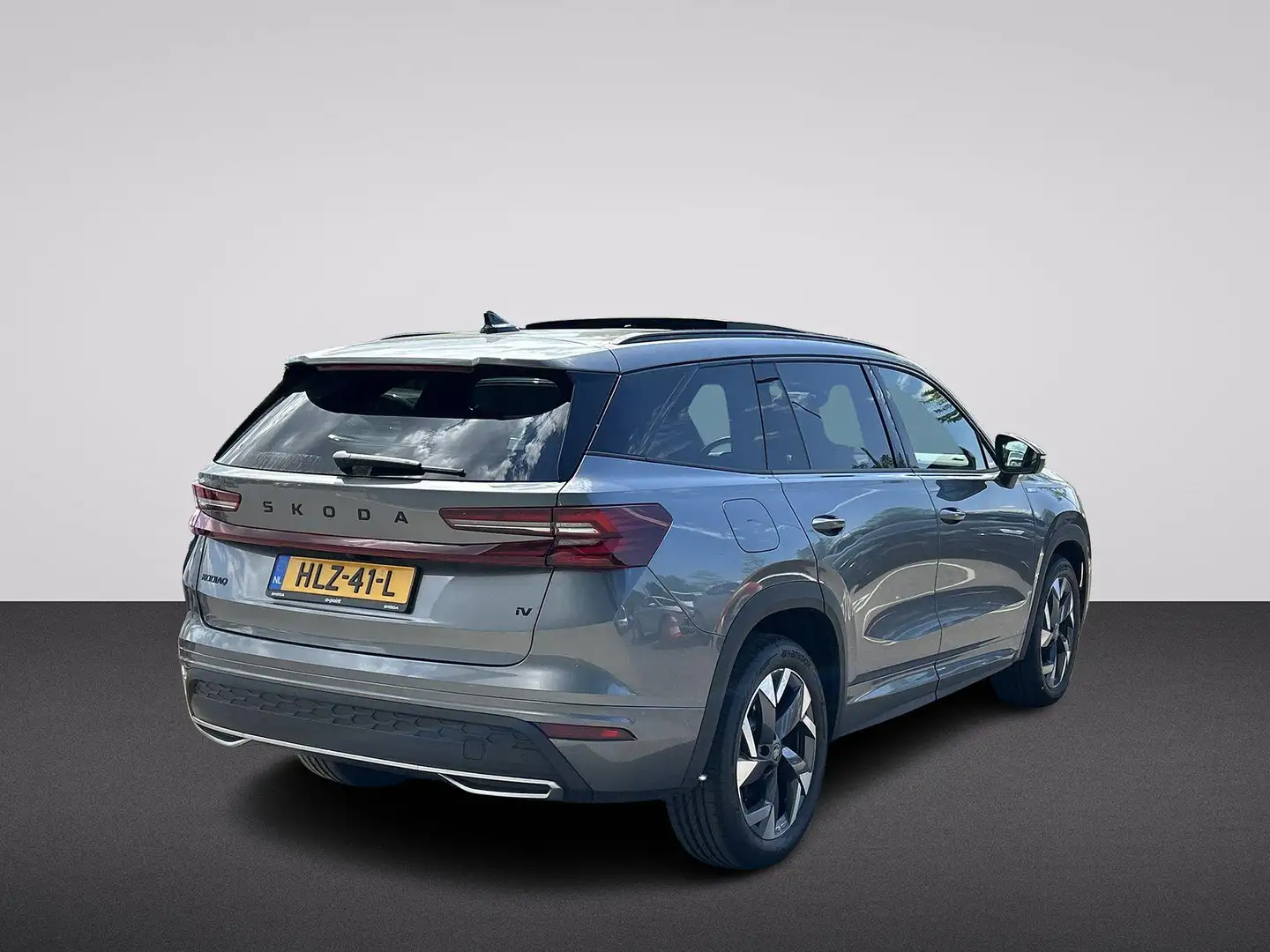 Skoda Kodiaq 1.5 TSI PHEV Sportline Business 204pk | Panoramada Gris - 2